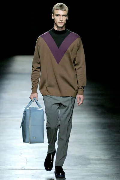 Look 9